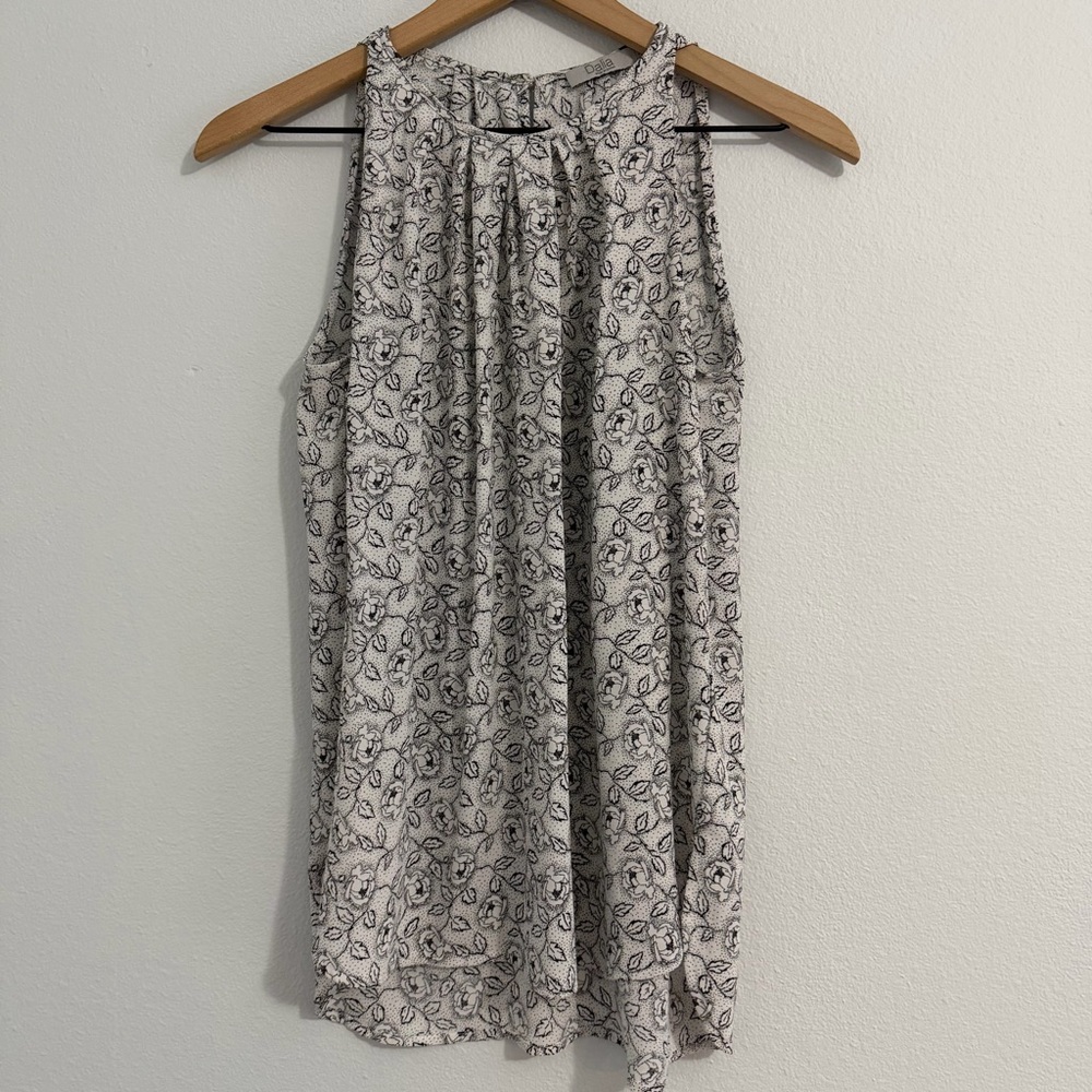 Dalia - Black & White Floral Blouse‎